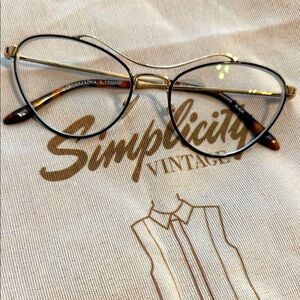 BCBGMAXAZRIA Gold and Black Cat-Eye Aviator Glasses Pandora 51-16-135